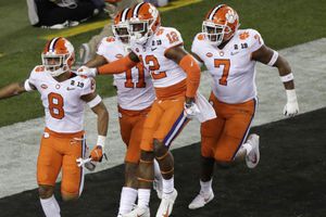 Clemson aplasta a Alabama y se convierte en campéon invicto de la NCAA