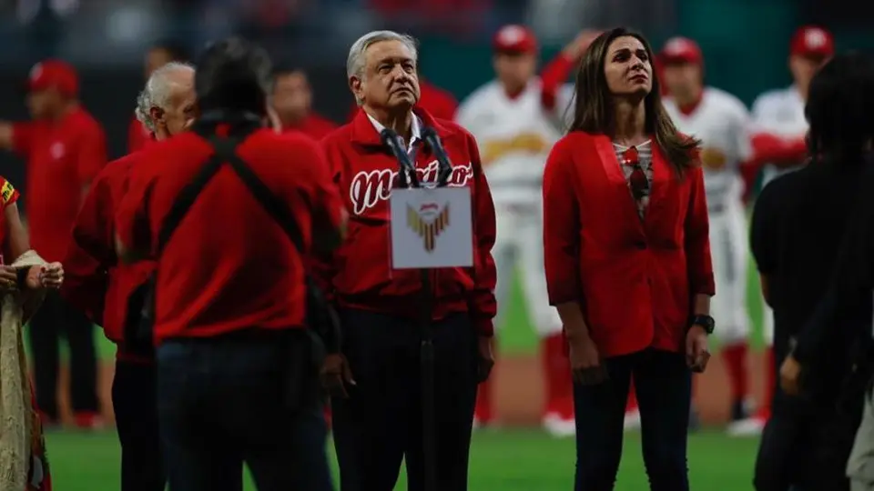 AMLO, abucheado en inauguración del nuevo estadio de Diablos