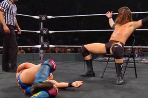 Adam Cole venció a Johnny Gargano y retuvo el título en NXT