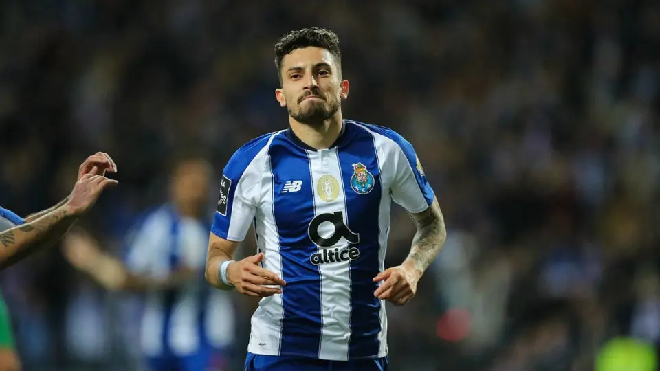 Porto vence a Marítimo y recupera provisionalmente el liderato