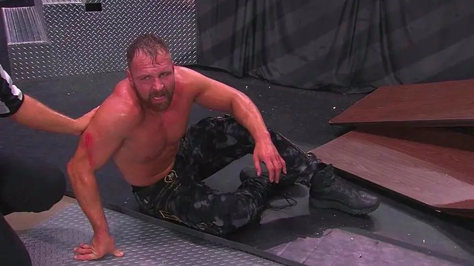 Jon Moxley se enfrentó a Killer Kross en empresa independiente