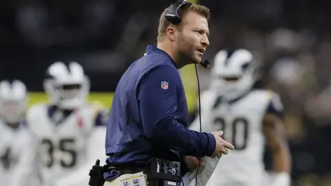 Rams tiene asistente para que McVay no choque con los oficiales