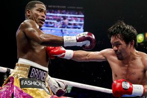 Manny Pacquiao aplasta a Adrien Broner y se queda con el cinturón