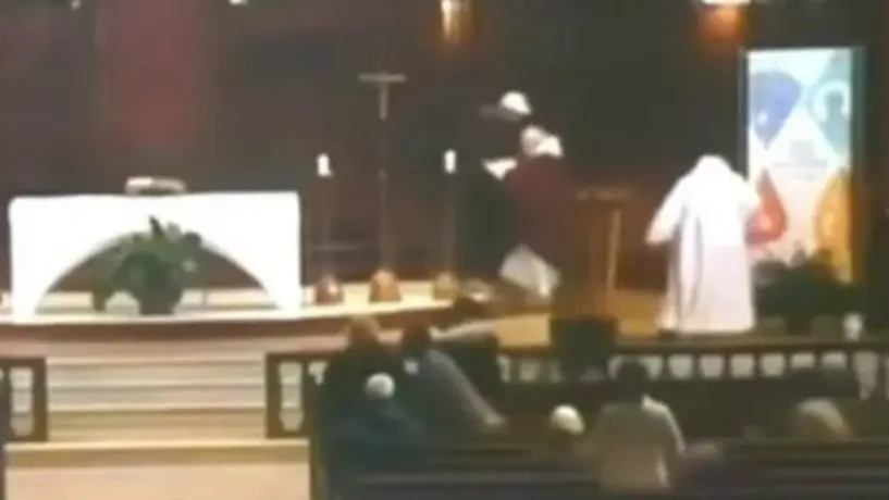 Sacerdote es apuñalado durante misa en Canadá