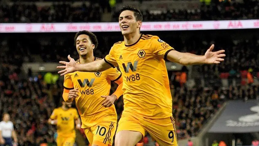 Raúl Jiménez celebra un gol con los Wolves | TWITTER @Raul_Jimenez9