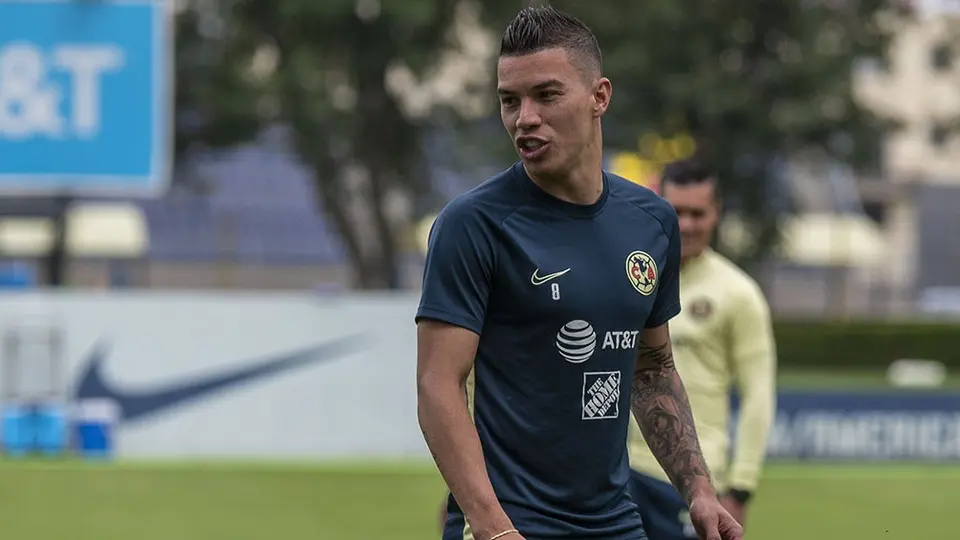 Mateus Uribe deja práctica de América por trámite migratorio