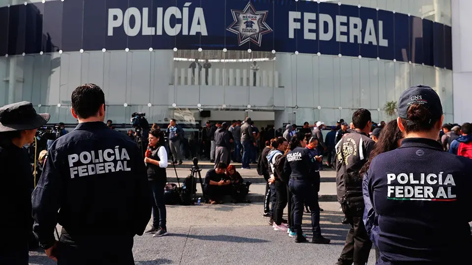 Policía Federal pide a Felipe Calderón como representante sindical