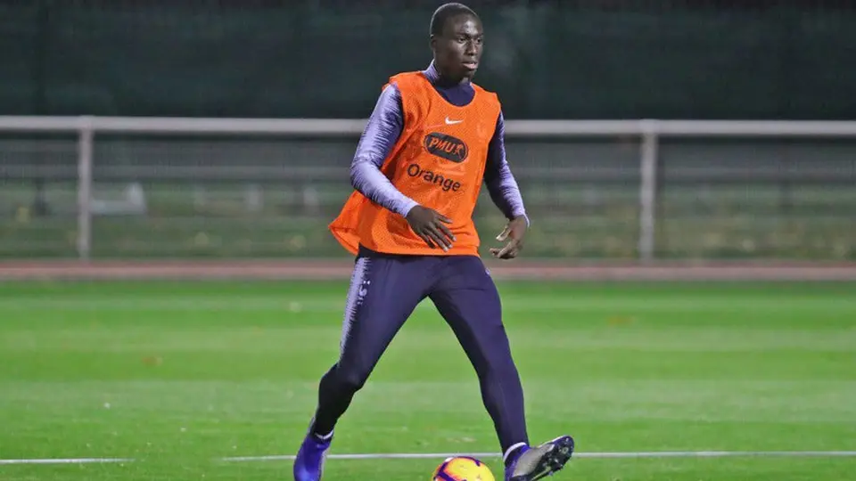 Ferland Mendy habría pasado pruebas médicas para jugar con Real Madrid 