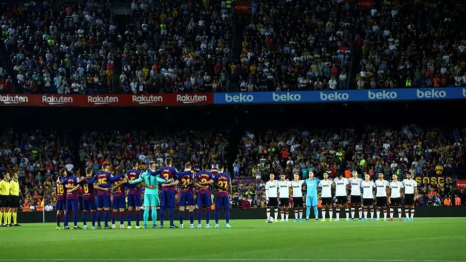 Barcelona guardó minuto de silencio por muerte de la hija de Luis Enrique