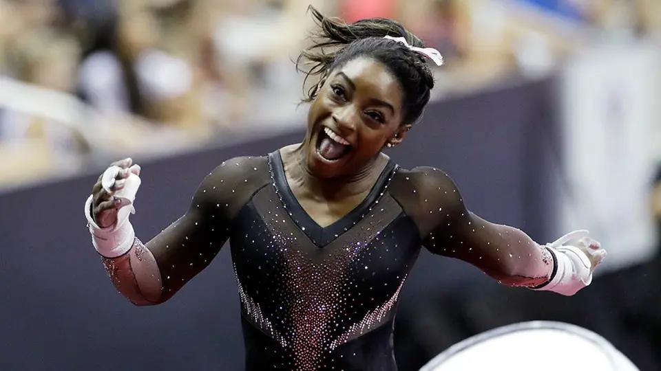Simone Biles, primera mujer en lograr un triple-doble