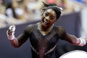Simone Biles, primera mujer en lograr un triple-doble