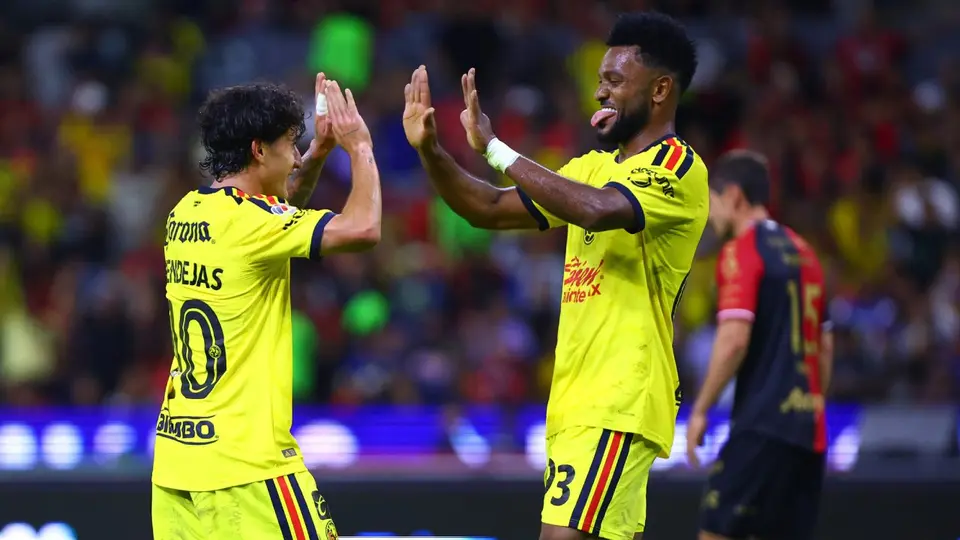 Alejandro Zendejas en celebración con América en la Liga MX | IMAGO 7