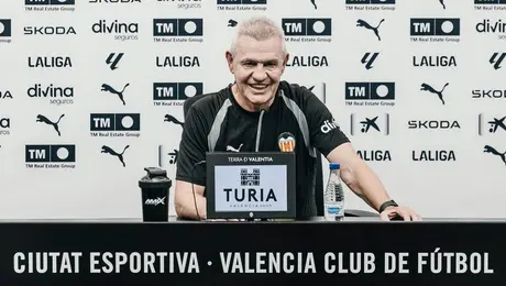 ¿Qué pasa con el 'Vasco'? Valencia realiza cambios en el cuerpo técnico de Javier Aguirre