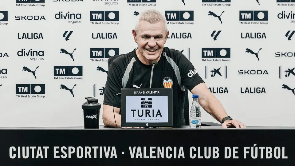 ¿Qué pasa con el 'Vasco'? Valencia realiza cambios en el cuerpo técnico de Javier Aguirre