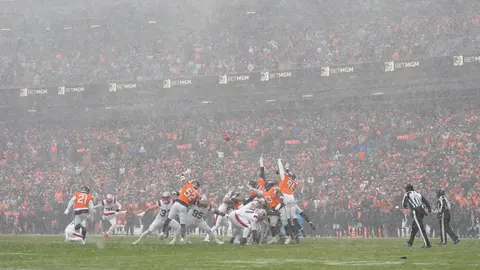 Andy Borregales falló dos intentos de gol de campo en el partido contra Broncos | AP