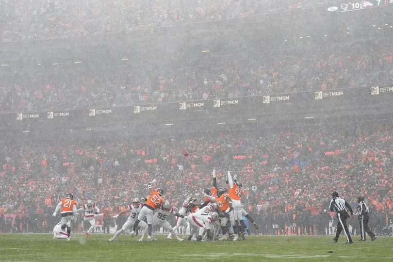 Andy Borregales falló dos intentos de gol de campo en el partido contra Broncos | AP