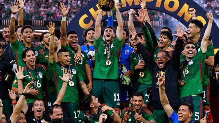 Santiago Giménez en la celebración de la Copa Oro 2023 con la Selección Mexicana | MEXSPORT