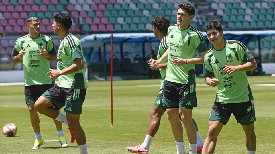Jugadores de la Selección Mexicana en entrenamiento