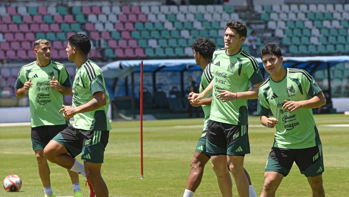 Jugadores de la Selección Mexicana en entrenamiento