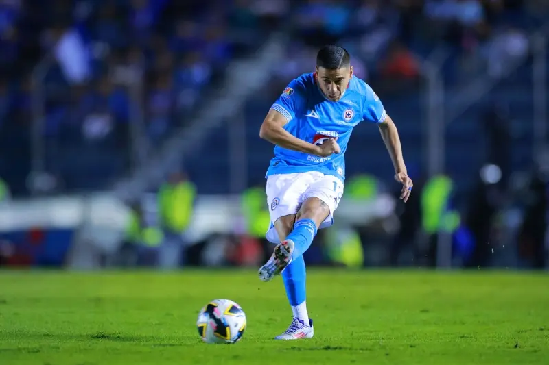 Camilo Cándido en partido con la Máquina
