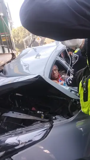 El señor, de unos 60 años, se salvó de milagro a pesar de lo aparatoso del accidente / Especial