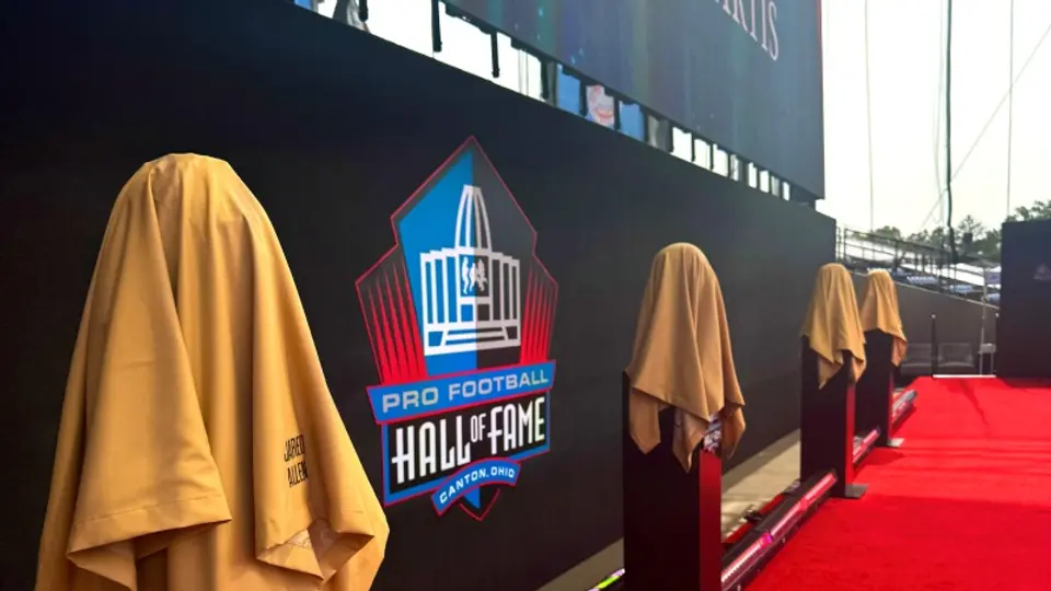 Harán a Bill Belichick esperar para entrar al salón de la Fama | X @ProFootballHOF