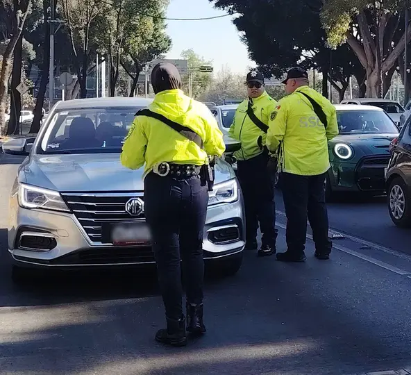 La mayoría de las multas de tránsito se hacen presenciales / FB: @MetrobusCDMX
