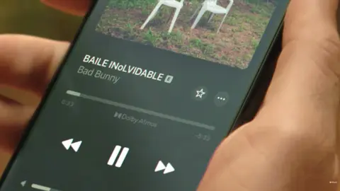 Bad Bunny irá a tirar más fotos en el Super Bowl / Especial