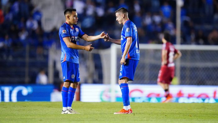 Camilo Cándido y Charly Rodríguez en partido con Cruz Azul