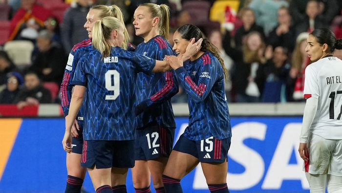 Frida Maanum celebra con sus compañeras ante AS FAR | AP