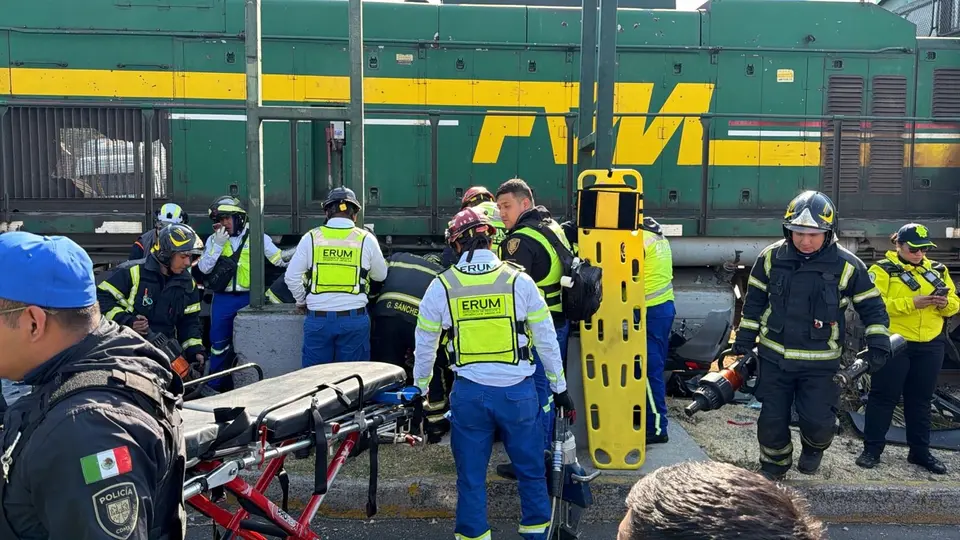 Los elementos de rescate de inmediato llegaron para sacarlo de entre los fierros retorcidos / Especial