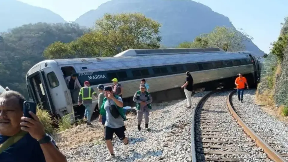 La caja negra del tren reveló que el exceso de velocidad provocó el descarrilamiento / Redes Sociales