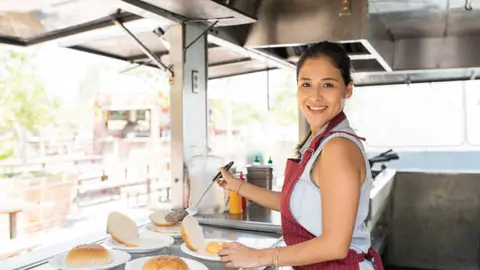 Analistas advierten que crear empleo formal sigue siendo uno de los principales retos del país./ Pixabay