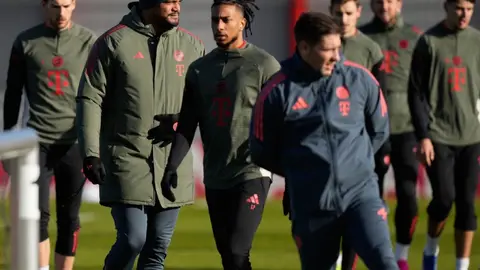 Bayern Munich en entrenamiento previo al partido contra PSV