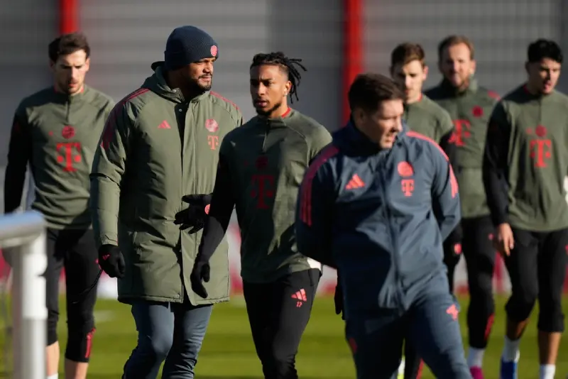 Bayern Munich en entrenamiento previo al partido contra PSV