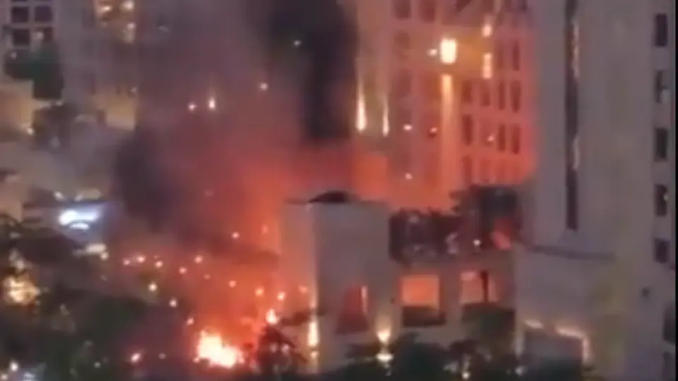La zona turística de Palm Jumeirah, uno de los puntos más emblemáticos de Dubái, vivió momentos de tensión tras detonaciones vinculadas a la ofensiva iraní. / X