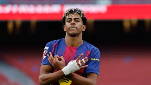 Lamine Yamal festeja gol en el Camp Nou | AP