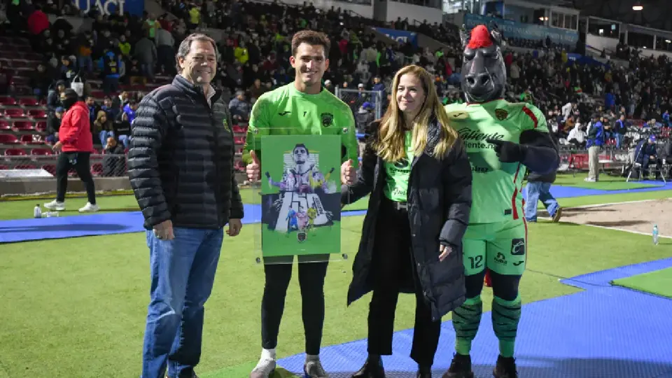 Esposo de Alejandra de la Vega, presidenta de Juárez, presentó problemas de salud en el duelo ante Atlas