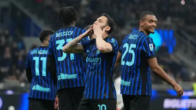 Inter de Milán vence cómodamente Genoa; Johan Vásquez jugó todo el partido