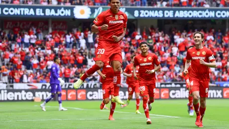 ¡Volvió el 'Bi'! Toluca vence a Chivas y le quita el liderato
