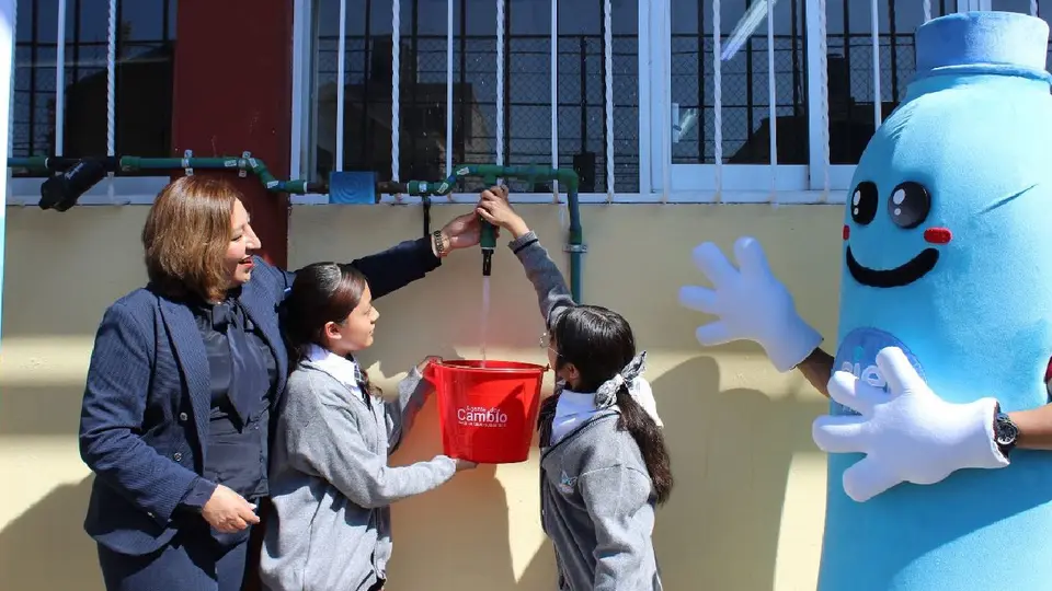 Escuelas con Agua: así funciona el sistema que capta hasta 750 mil litros al año