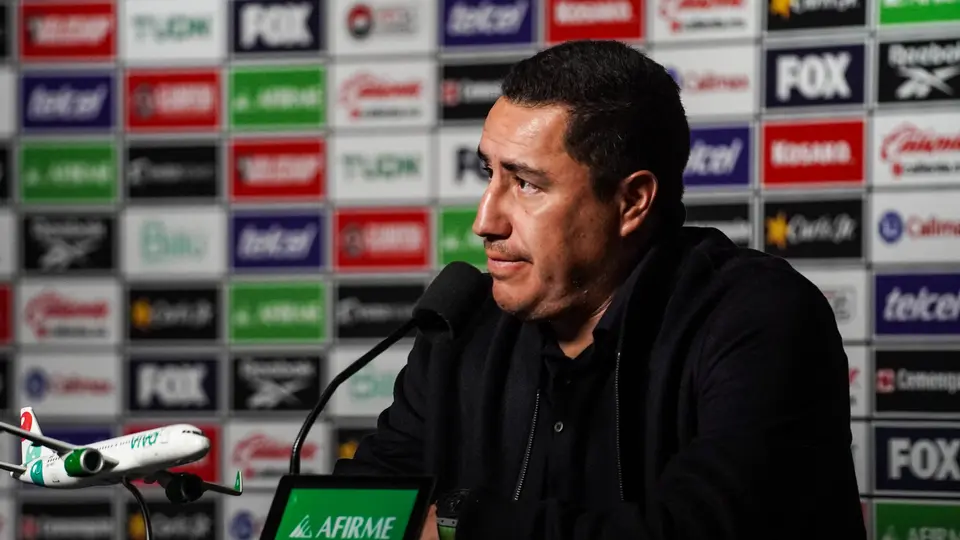 Efraín Juárze en rueda de prensa I MEXSPORT