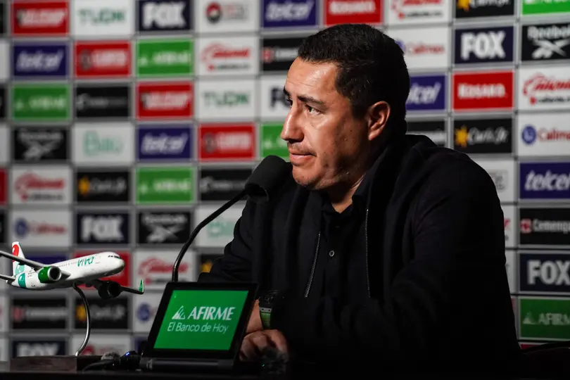 Efraín Juárze en rueda de prensa I MEXSPORT