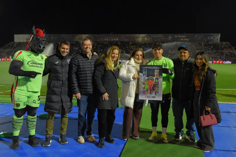 Paul Foster y demás miembros de los Bravos de Juárez | IMAGO7