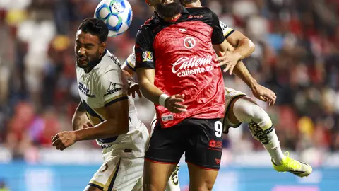 Dura pelea entre Xolos y Pumas | IMAGO7