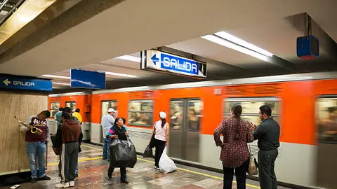 La Línea 2 del Metro operará en dos circuitos por cierre temporal de estaciones. / iStock