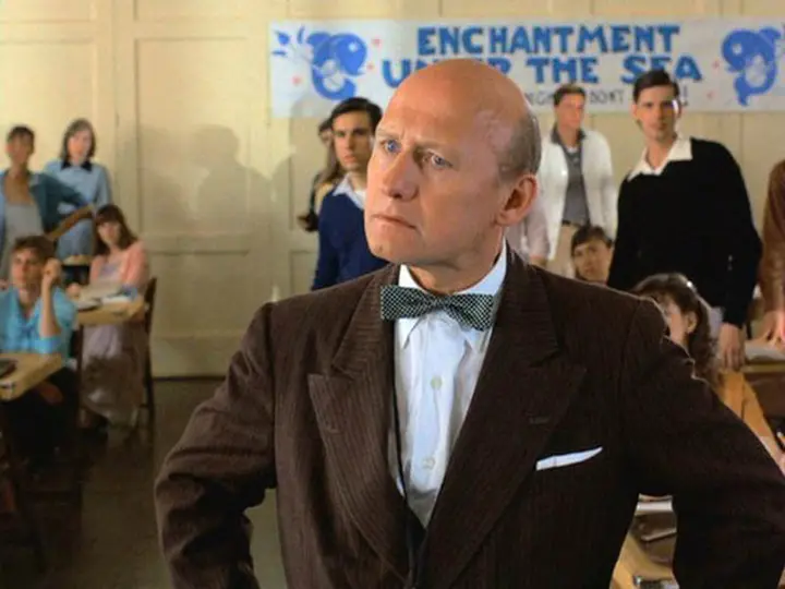 El intérprete es recordado por su papel como el director Strickland en Volver al Futuro. / IMDb