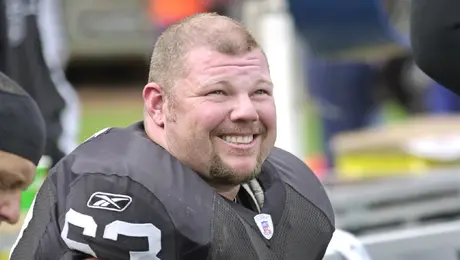 Fallece Barret Robbins, exjugador de los Raiders, a los 52 años