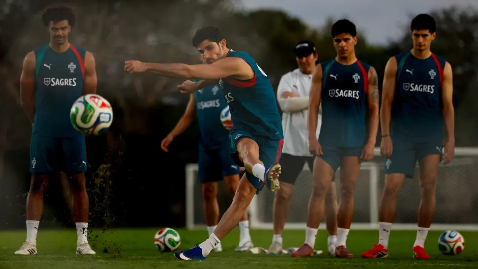 Entrenamiento de Portugal I x:@selecaoportugal