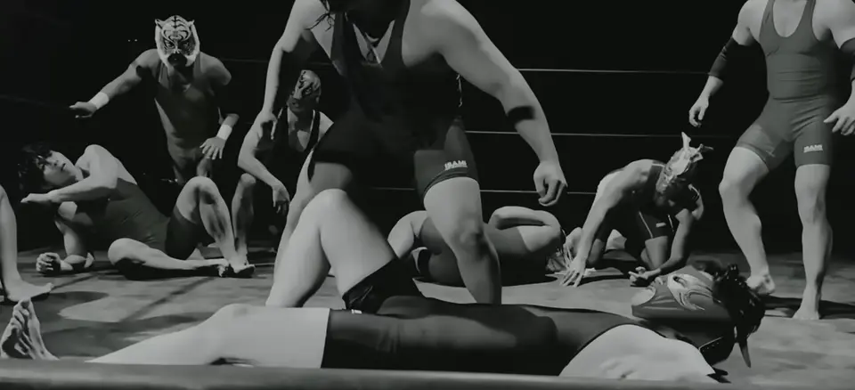 La lucha libre mexicana se convierte en elemento central del nuevo proyecto visual. / YouTube
